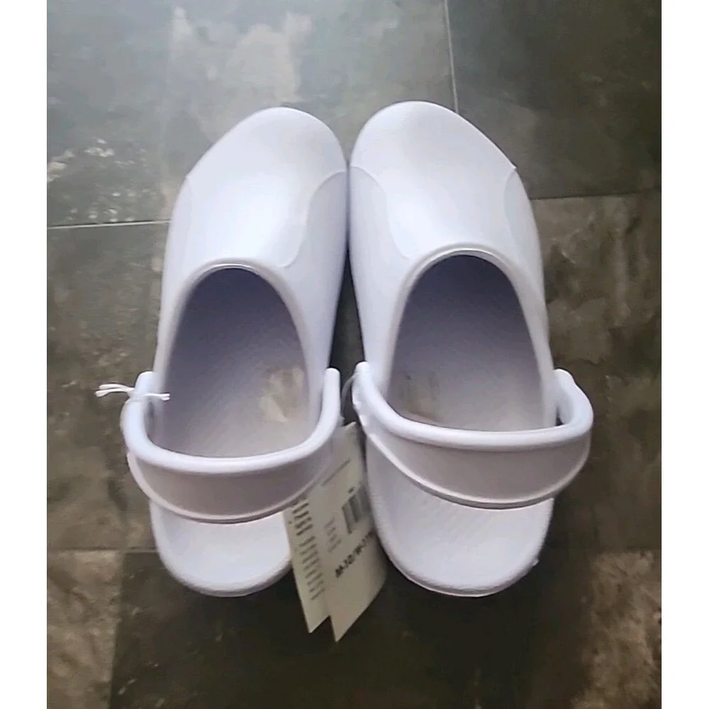 TredSafe Slip Resistant Shoes. M-10 W-11 W. White Clog W/ Closed Toe W/ Strap.